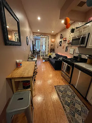 Rented by BIG Management NY | media 9