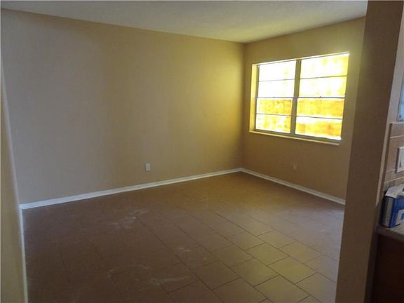 4th image of 6120 SW 48th Ct APT 2
