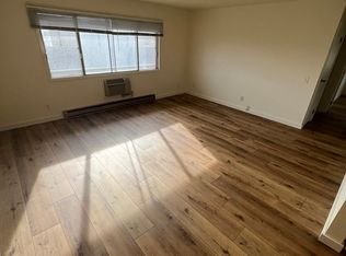 1005 Buena Vista Dr #8, Sun Prairie, WI 53590