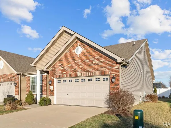 16216 Amber Vista Dr, Ellisville, MO 63021