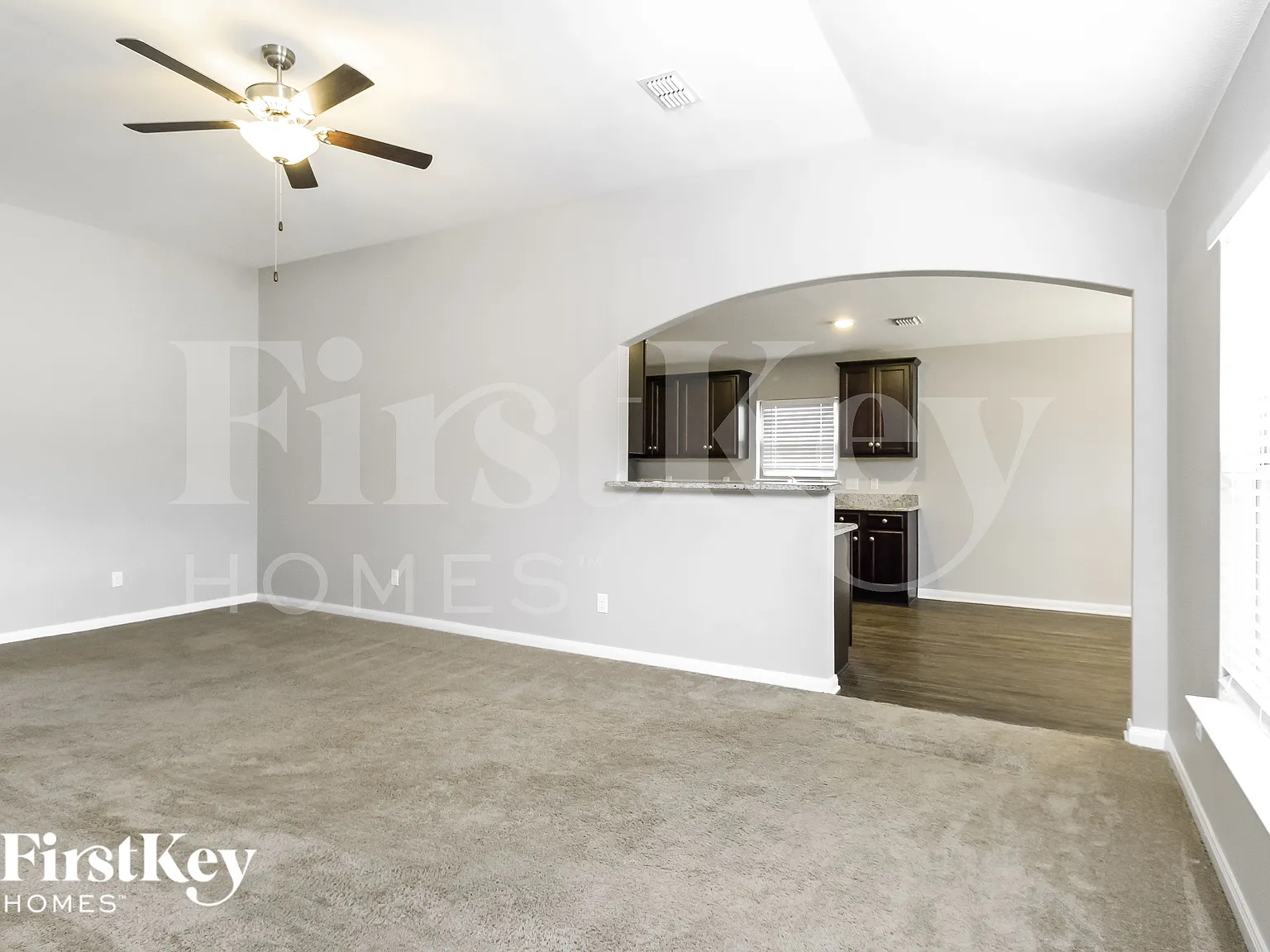 3 bed, 3.0 bath, 1643 sqft, $2,105 — Photo 4