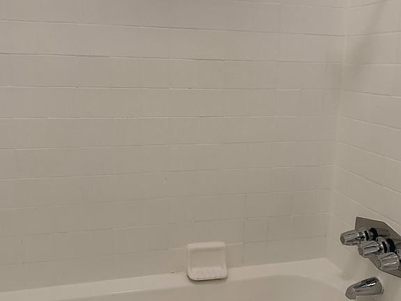 5th image of 3045 Leeward Ave APT 105