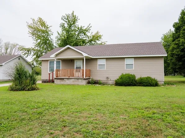 406 Kennedy Dr, Iola, KS 66749