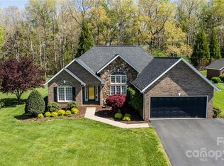 3894 Brickfield St, Hickory, NC 28602