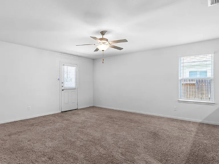 11737 Davalos Ln — Photo 9