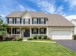 388 Rolling Acre Dr, Lithopolis, OH 43136