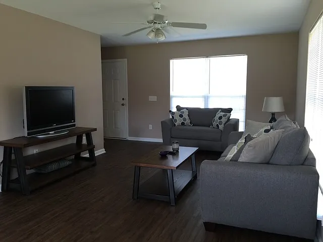 195 Herschel Dr — Photo 18