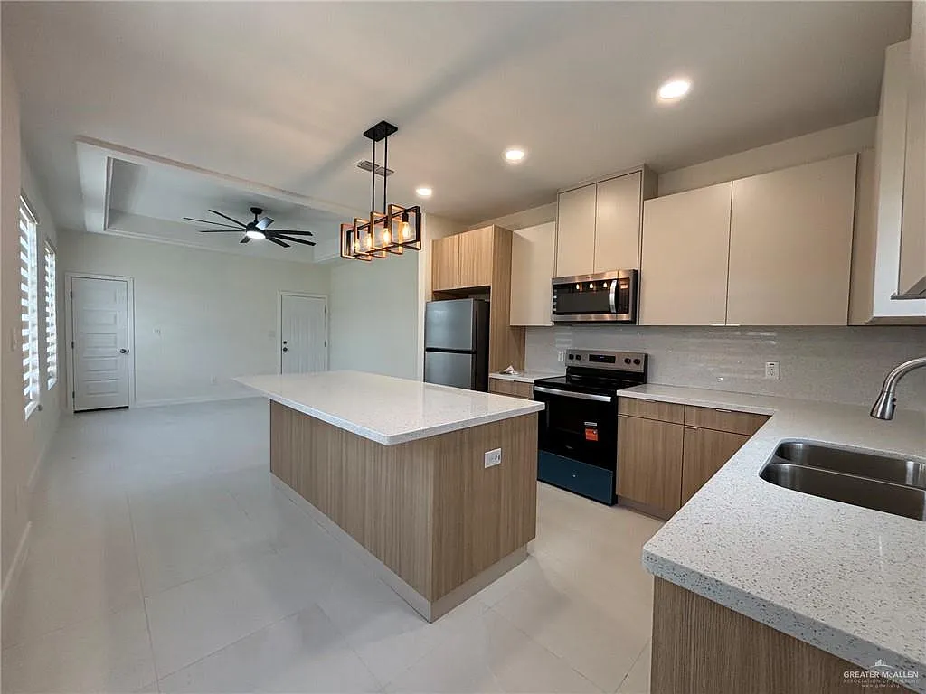 2102 Selena St — Photo 2