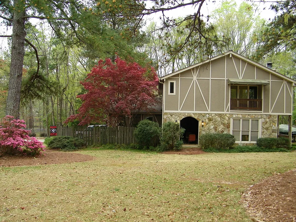 Sherwood Dr