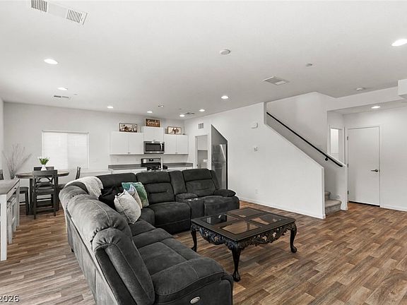 3rd image of 6509 Cinnamon Hazlenut St