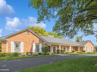 16 Croydon Ln, Oak Brook, IL 60523