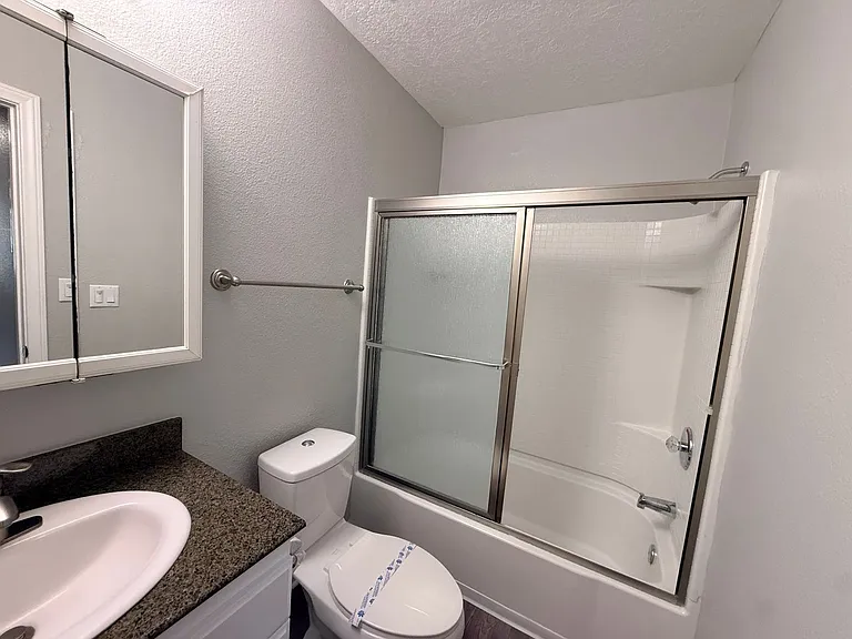 Solara Apartment Homes — Photo 60