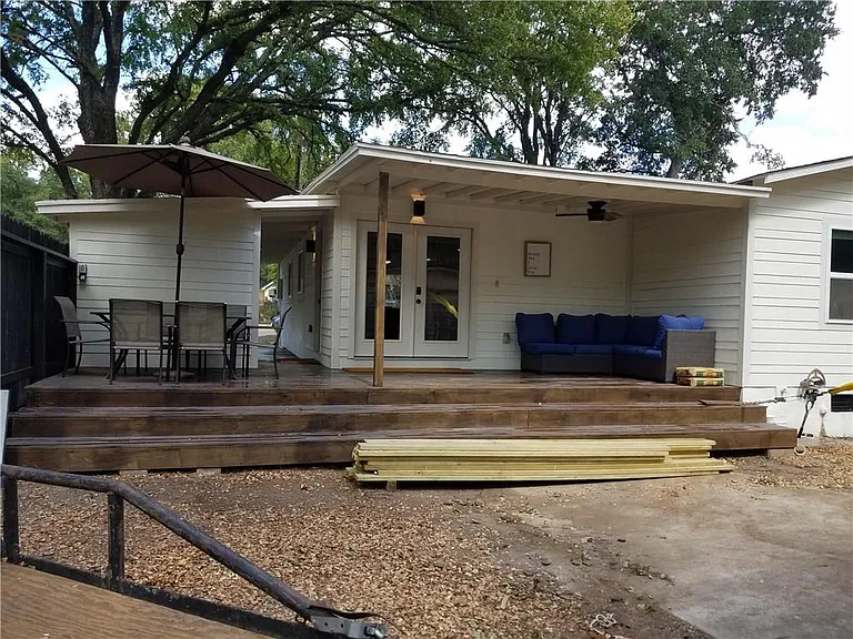 5405 Hudson St — Photo 3