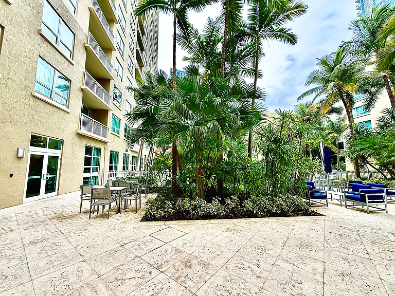 2000 N Bayshore Dr #201 — Photo 20