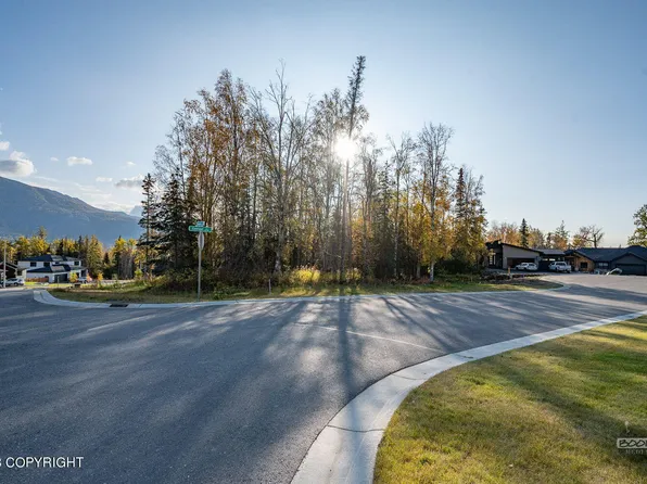 L5 Genteel Cir, Eagle River, AK 99577