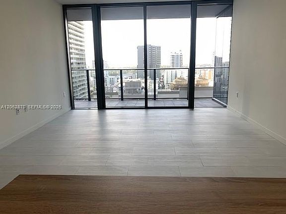 5th image of 1000 Brickell Plz #1904
