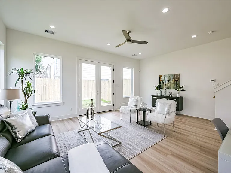5630 Balbo St — Photo 9
