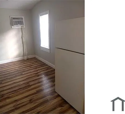 Studio, $1,400 — Photo 1