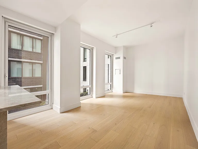 15 W 61st St #4F — Photo 3