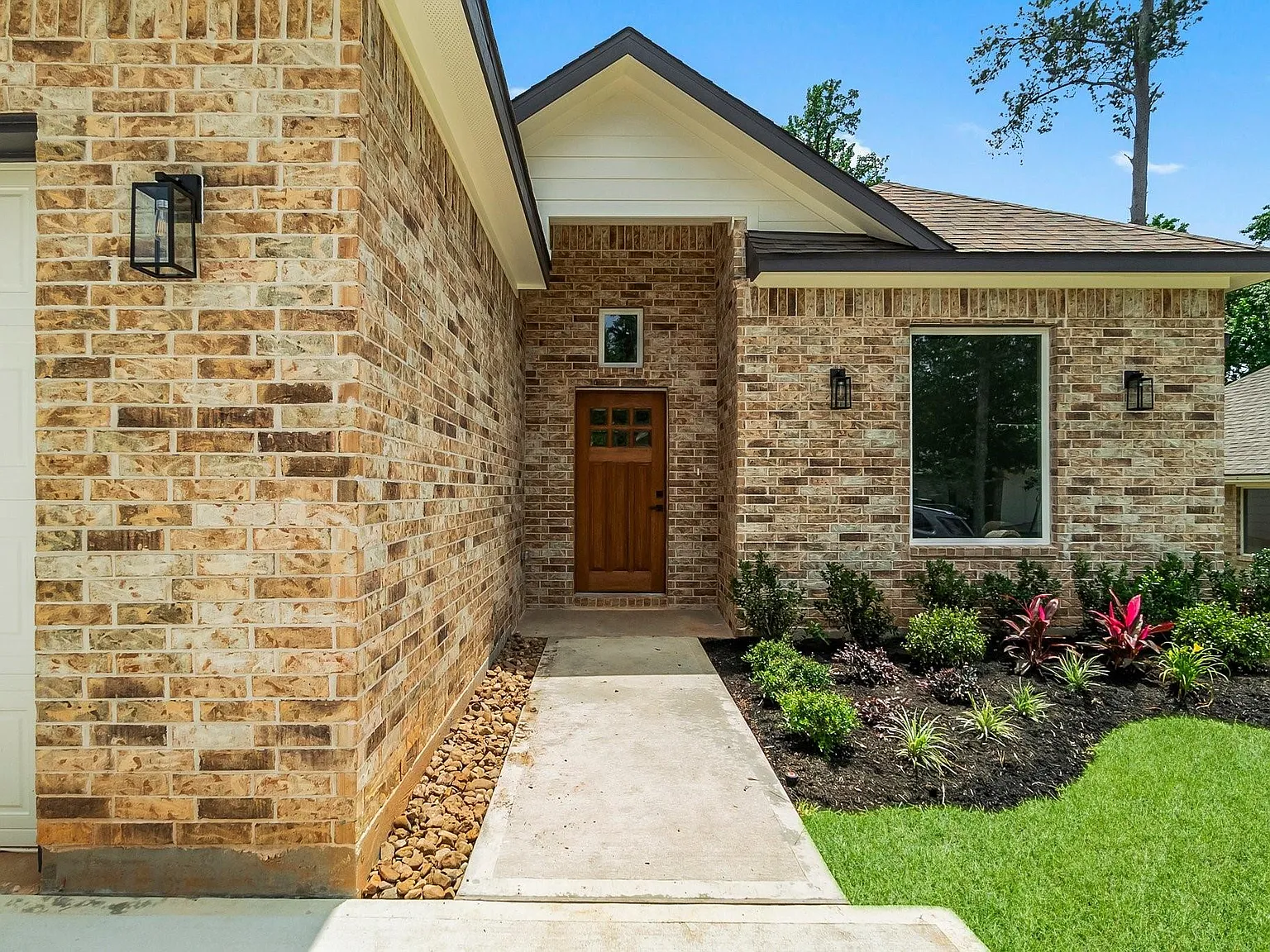 3 bed, 2.0 bath, 1772 sqft, $2,250 — Photo 3