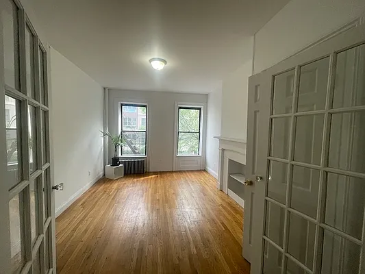 Rented by URBAN UTOPIA REALTY LLC | media 26