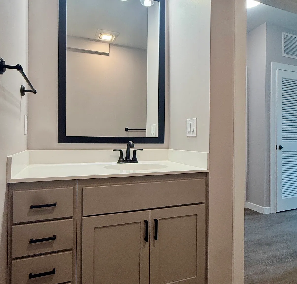 Studio, 420 sqft, $1,362 — Photo 4