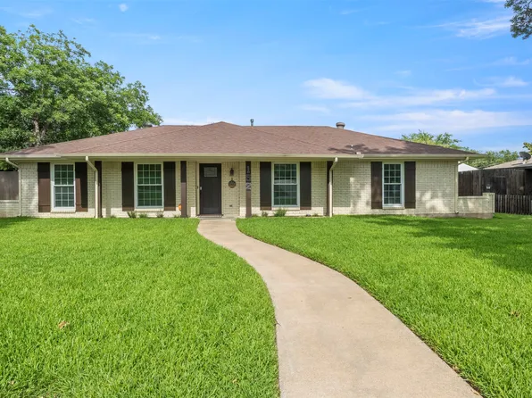 152 Stardust Ln, Desoto, TX 75115