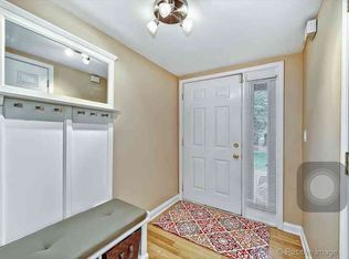 1841 Koehling Rd, Northbrook, IL 60062