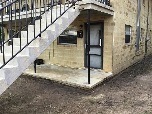 2nd image of 1716 Saxon St APT 2