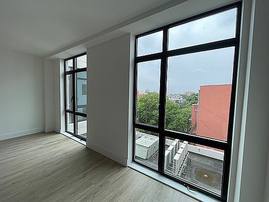 1st image of 324 Stanhope St #406