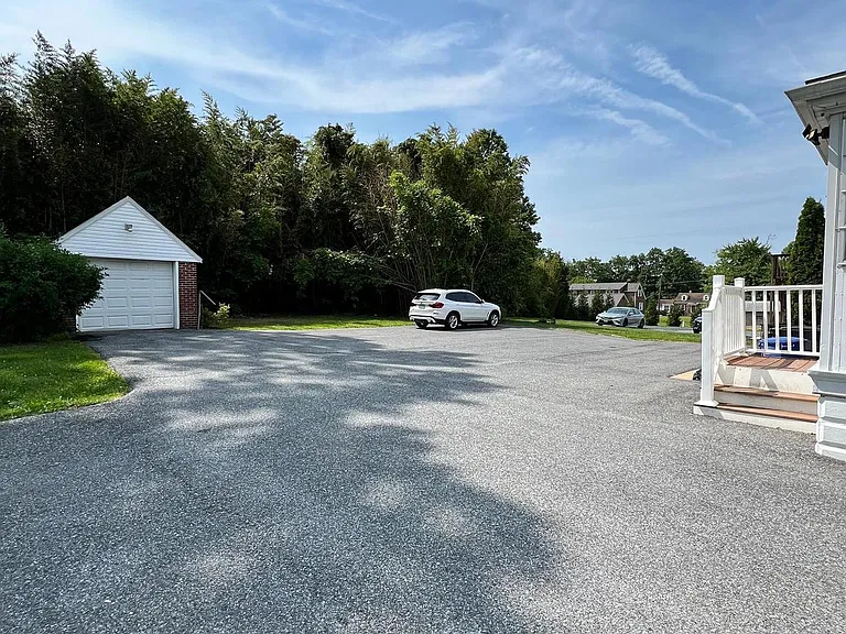 9409 Belair Rd — Photo 4