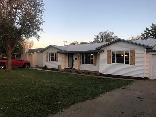 4807 8th St Photo 1