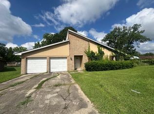 5935 Falcon Ln, Beaumont, TX 77708