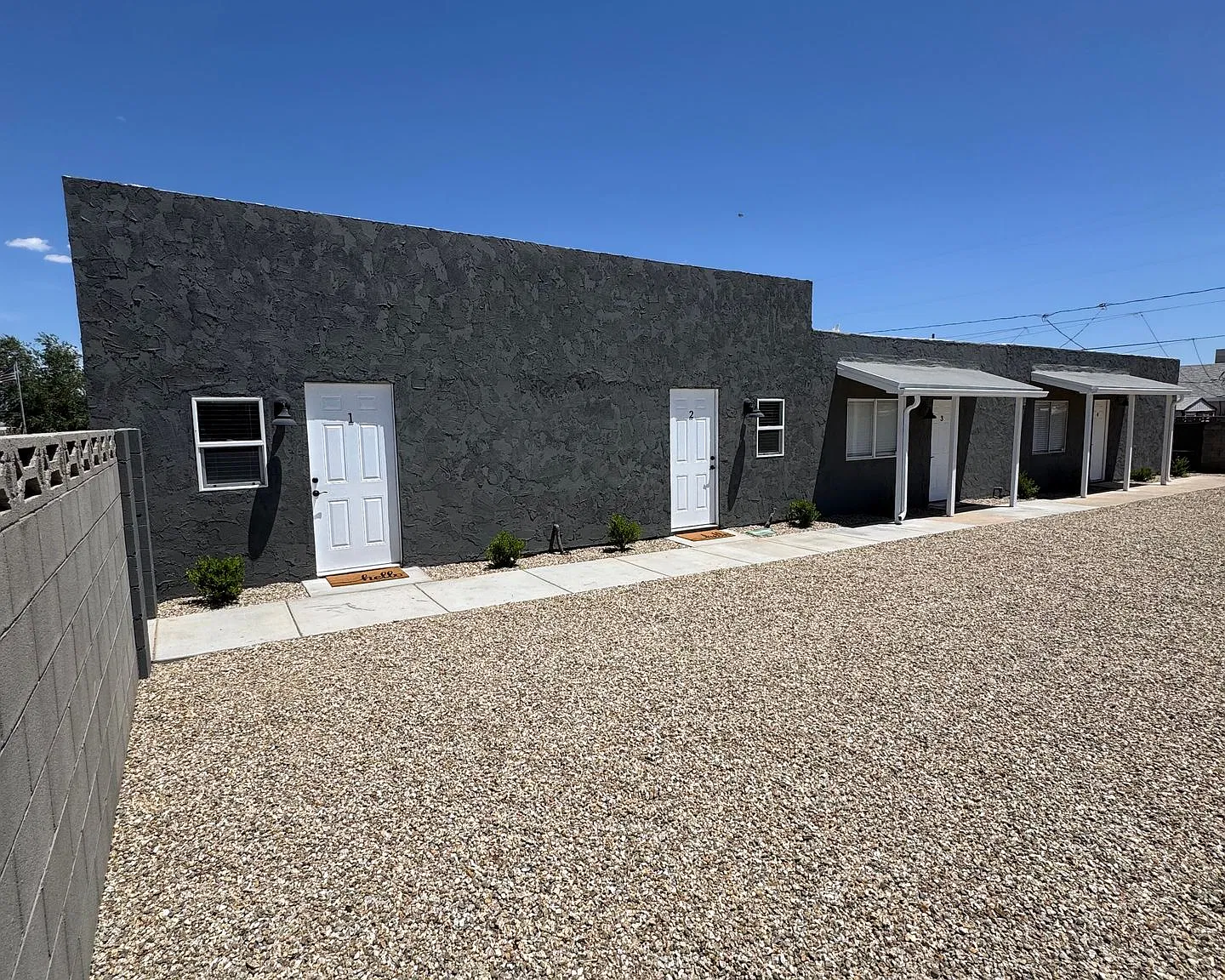 3000 E Leroy Ave — Photo 1