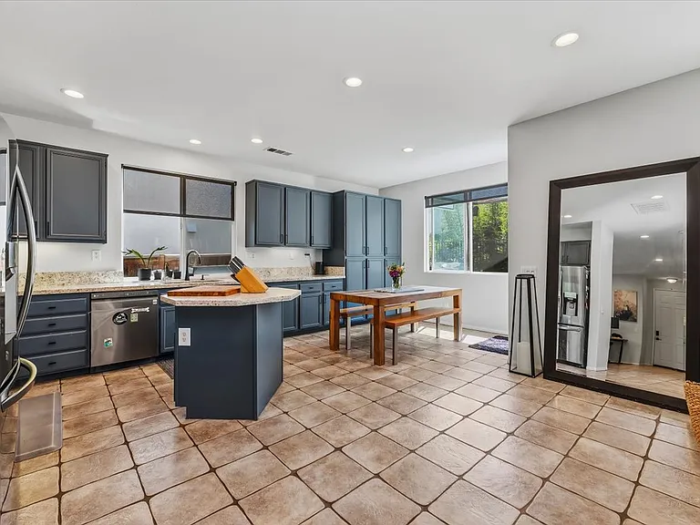 45308 Escalon St — Photo 37