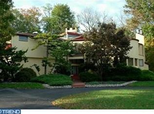 310 Dogwood Ln, Elkins Park, PA 19027