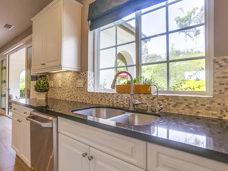 16961 Crescent Creek Dr — Photo 28