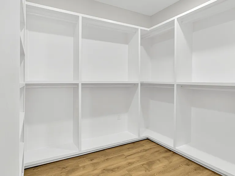117 Carshalton Dr — Photo 30