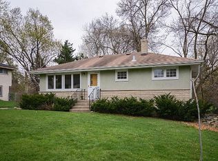476 Lovell Ave, Roseville, MN 55113