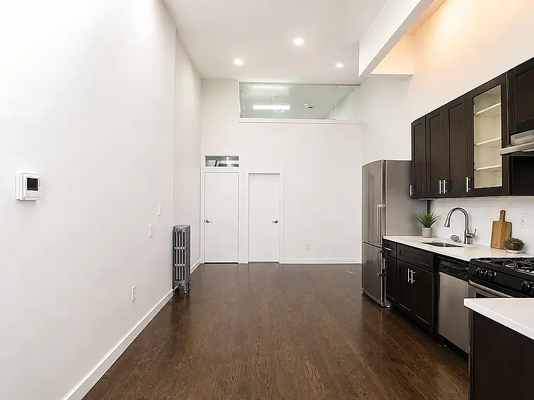 886 Franklin Ave #5L — Photo 3