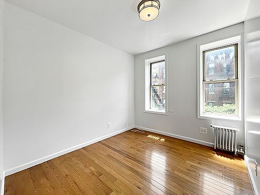 5th image of 1 Saint Nicholas Ter APT 32