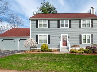 8 Shaker Pl, Nashua, NH 03063