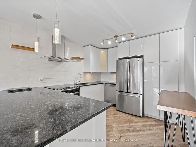 28 Victoria Ave N #312 — Photo 17