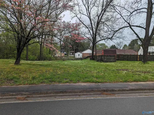 College St, Hartselle, AL 35640