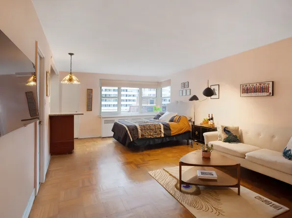 233 East 69th Street image 5 of 8