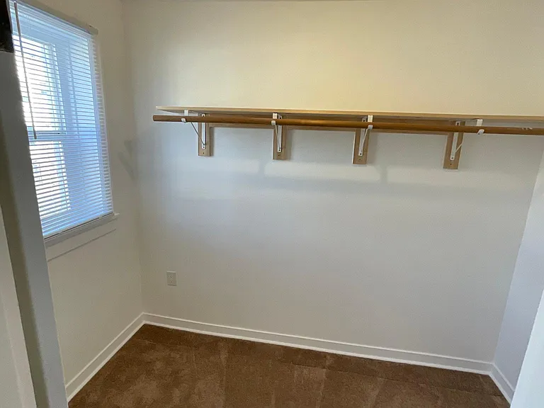 325 Summit Ave E #12 — Photo 18