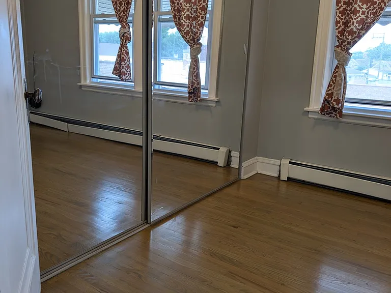 7041 W Addison St #2R — Photo 5