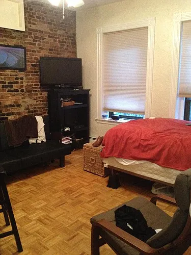 40 Anderson St Photo 1