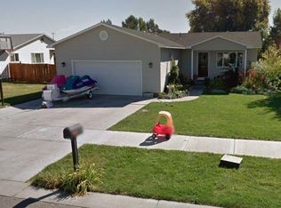 395 E Oak St, Shelley, ID 83274