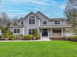 5 Steven Path, Center Moriches, NY 11934